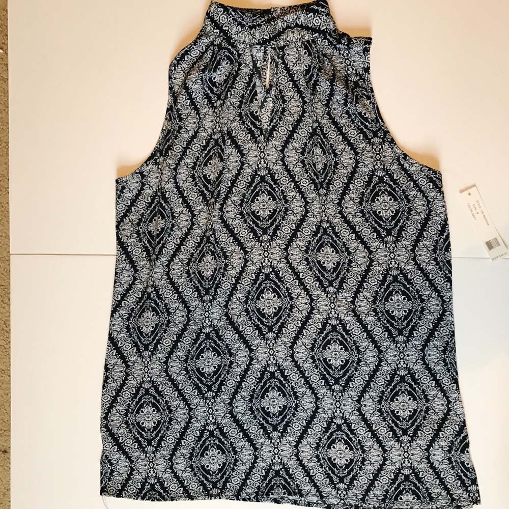 NWT navy and white print sleeveless blouse